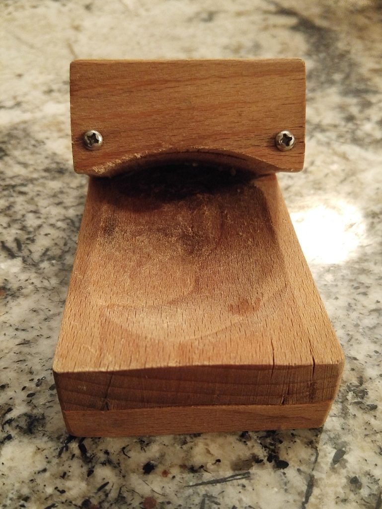 Oyster-Shucking-Holder-Thingy Face